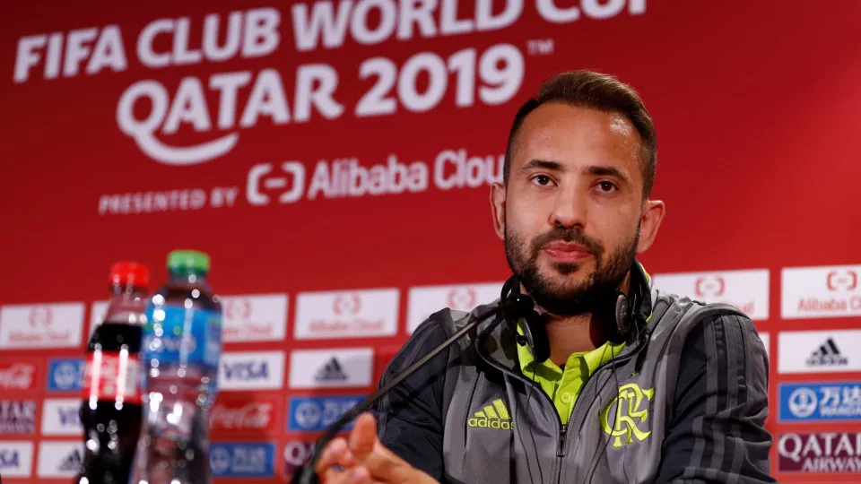 Everton Ribeiro defende Jesus: "É mais direto do que estamos acostumados"