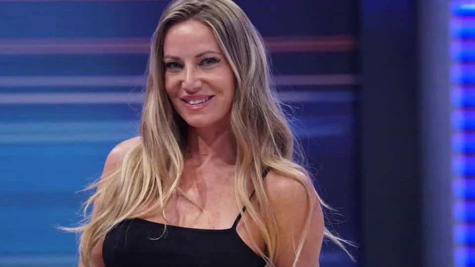 Lenka: Assistente de 'O Preço Certo' prova que a idade não passa por ela - Notícias ao Minuto