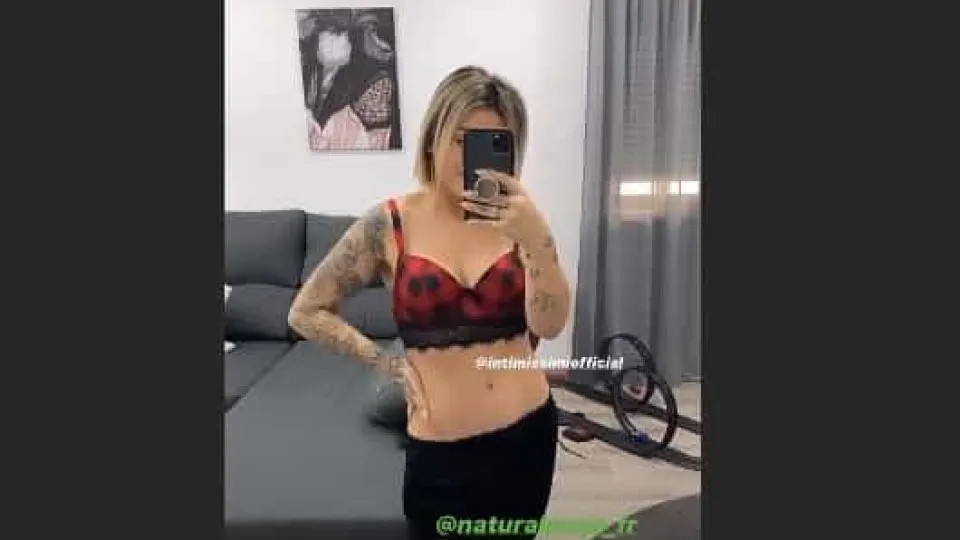 Fanny Rodrigues posa em soutien para revelar que engordou quatro quilos