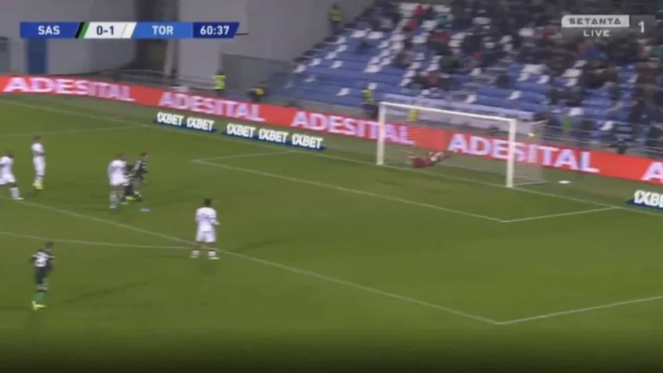 Boga fez túnel a adversário e marcou um golo de levantar o estádio