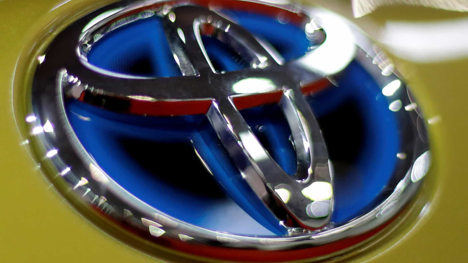 Lucro trimestral da Toyota cai 74% por queda de vendas no confinamento 