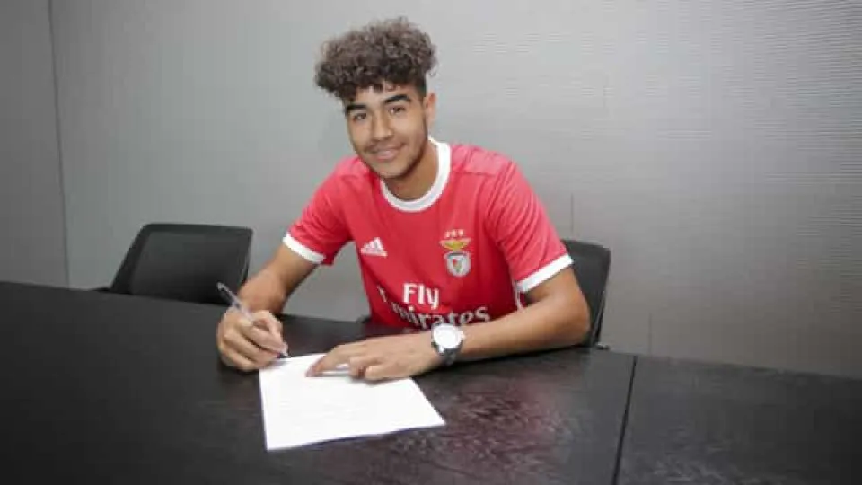 Oficial: Rafael Brito renova contrato com o Benfica até 2024