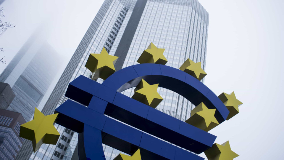 Sentimento económico da UE e da zona euro com ligeiro avanço em novembro