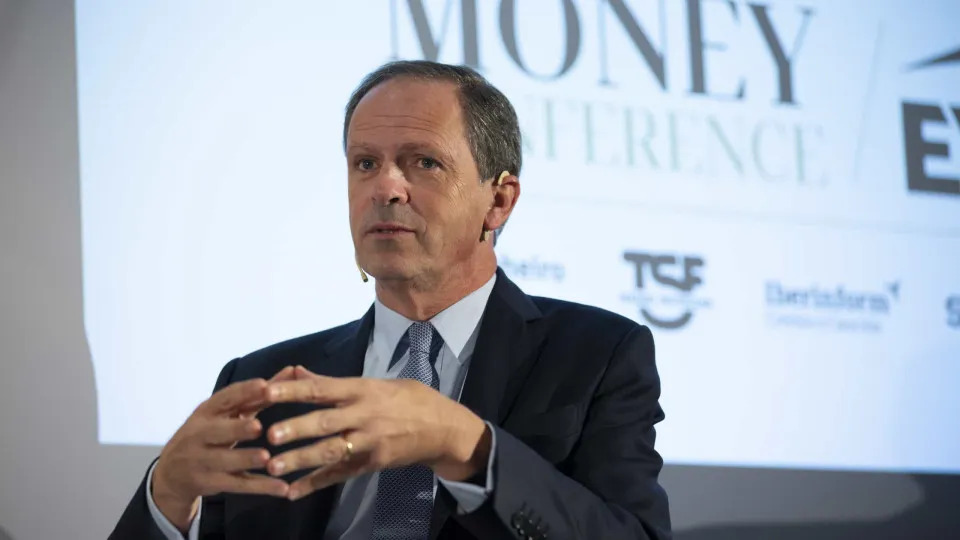 "Só uma banca rentável é que pode apoiar a economia"