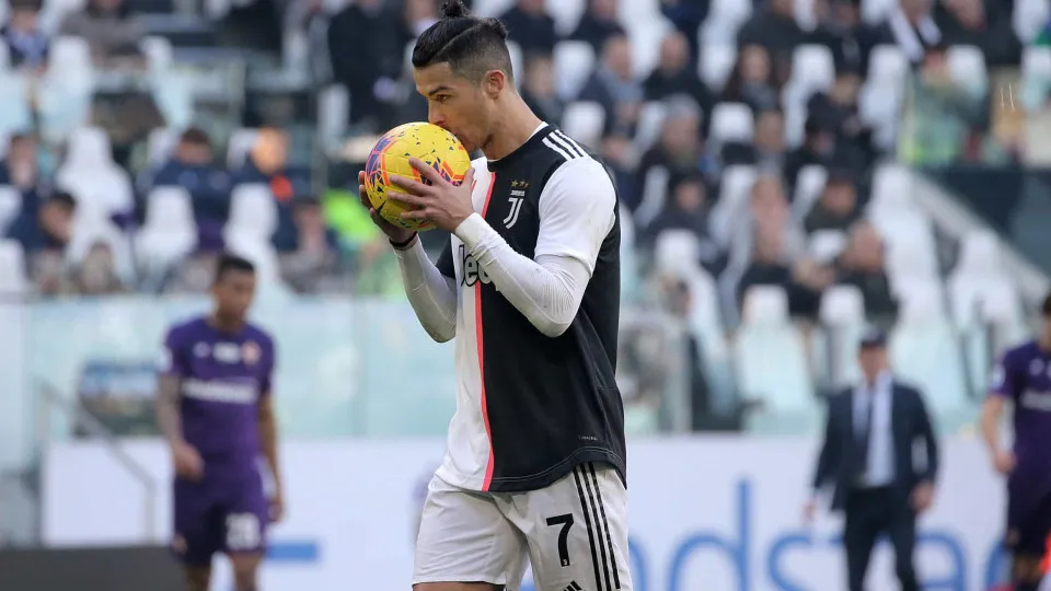 Ronaldo oferece cinco ventiladores ao serviço de saúde da Madeira