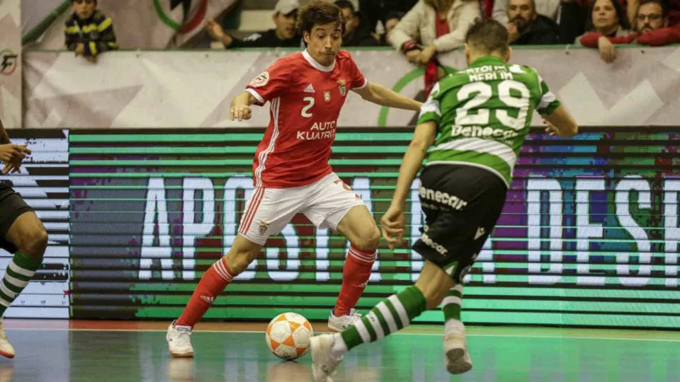 Sporting vence dérbi e 'rouba' liderança do campeonato ao rival Benfica