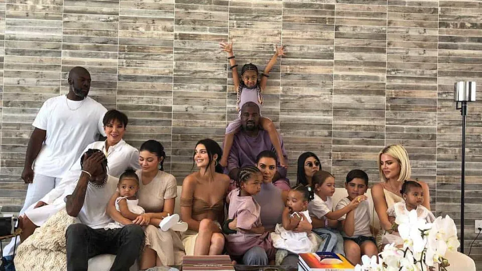 Kris Jenner revela qual a filha e a neta preferida