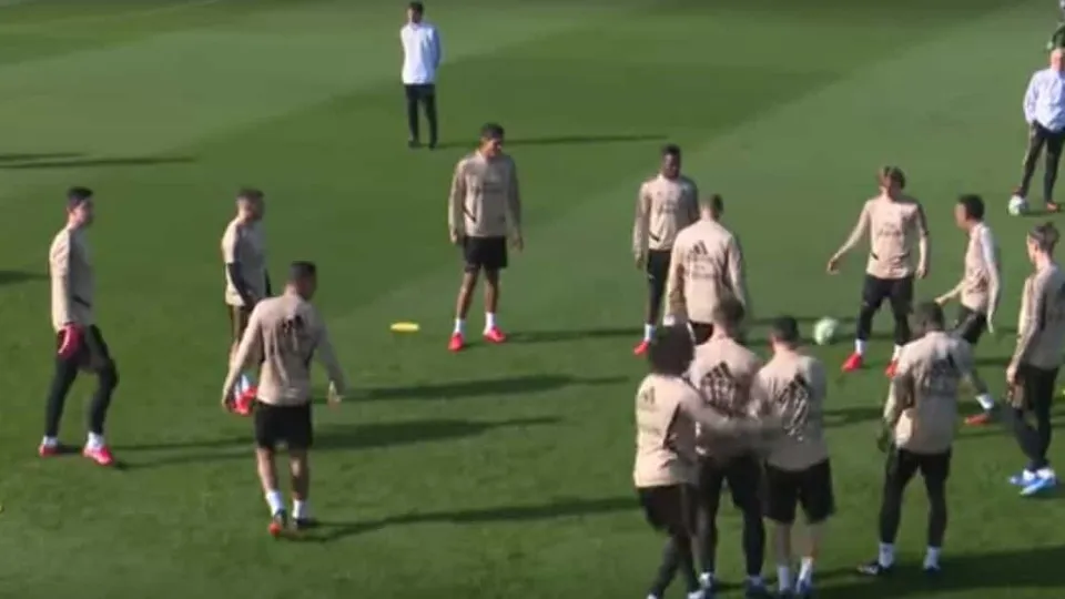 Marcelo fez duas maldades a James Rodríguez durante o treino