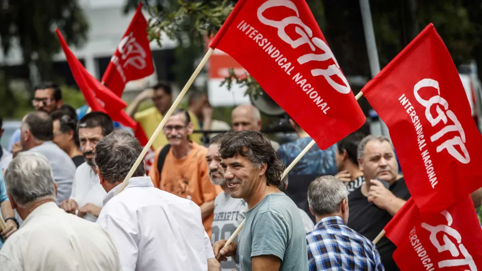 cgtp, bandeira, protesto, manifestação, guimarães, função pública