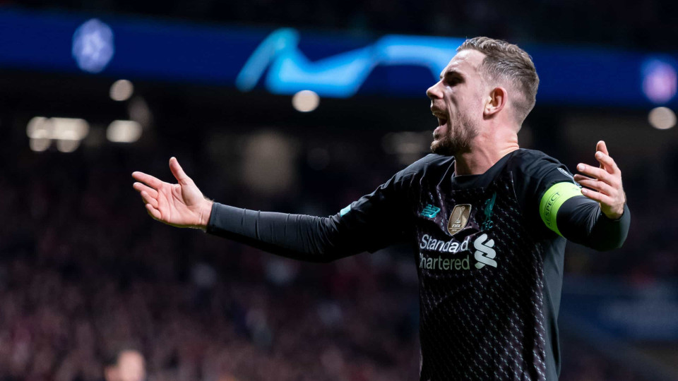 Henderson desfalca Liverpool por três semanas devido a lesão na coxa