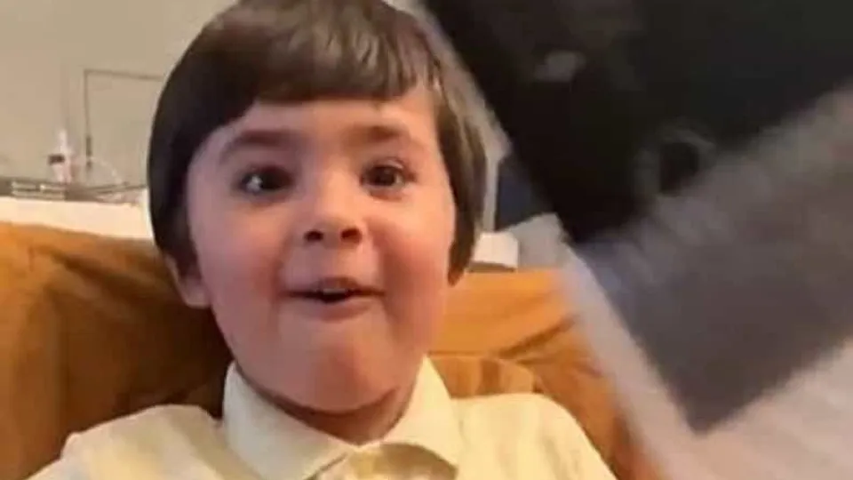 Menino de 7 anos delira ao receber maquilhagem no aniversário