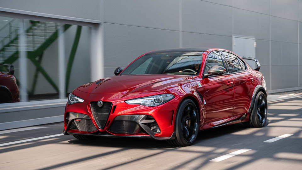 Alfa Romeo lança o Giulia GTA: 540cv de potência e apenas 500 exemplares