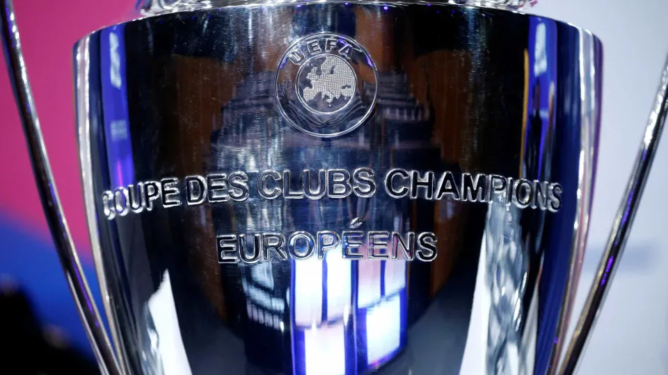 Oficial: PSG e Dortmund jogam à porta fechada por culpa do coronavírus