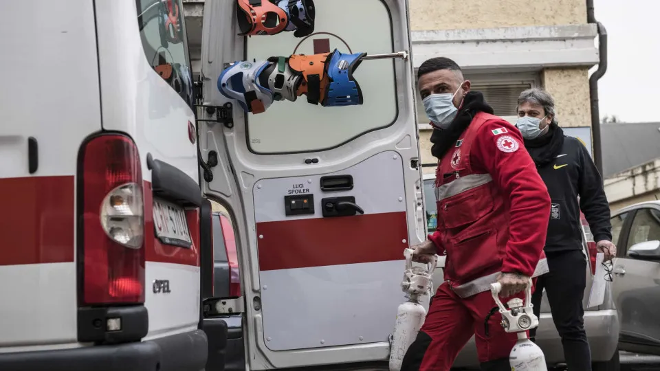 Itália aparenta estar a sair da fase aguda da pandemia