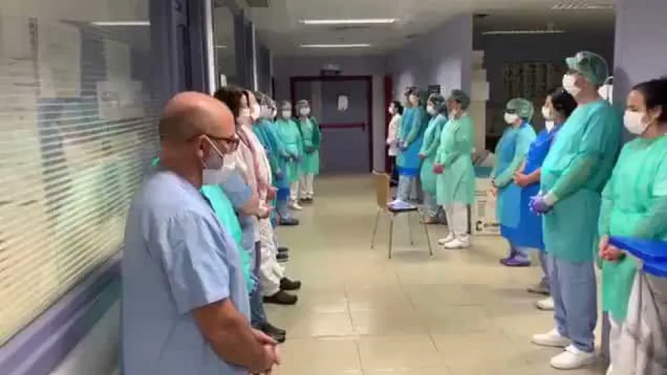Covid-19: Médicos recorrem a exercício de meditação para aliviar stress