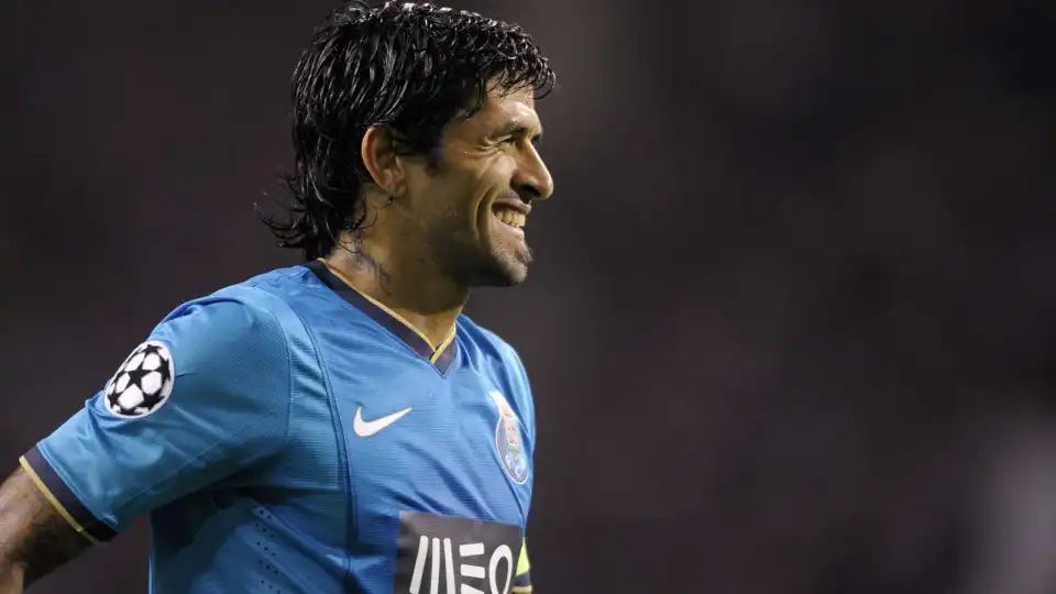 Lucho González recorda passagem pelo FC Porto: "Alguém me perguntou..."