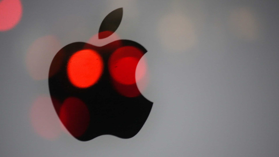 Apple alerta: Utilizadores de iPhone podem ter sido alvo de ciberataque