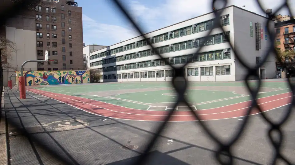 Protesto de funcionários públicos com impacto em escolas e outros serviços