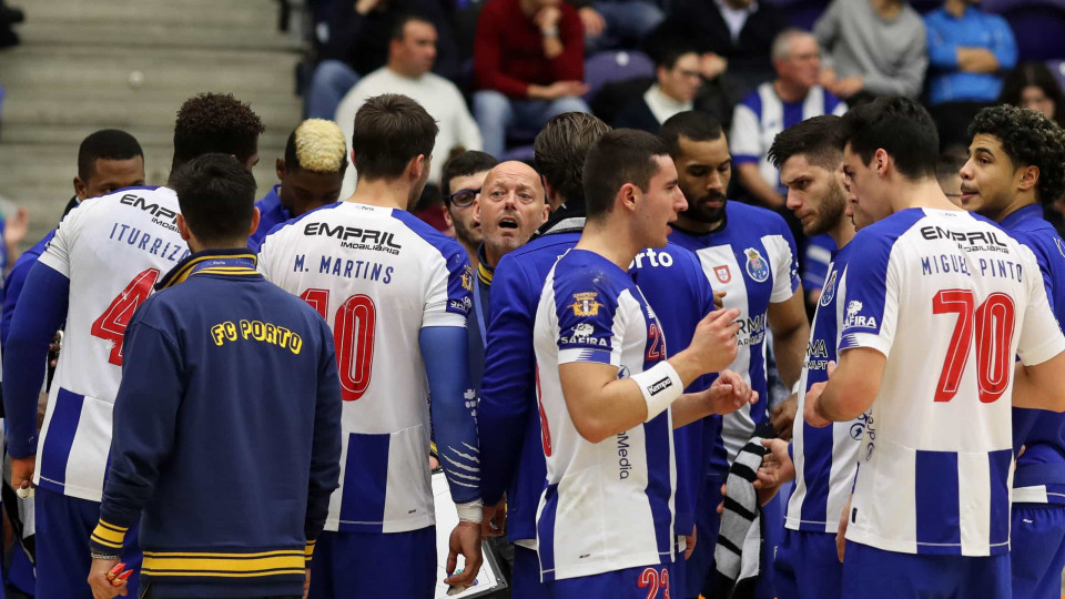 Jogadores do FC Porto arrasam Federação de Andebol