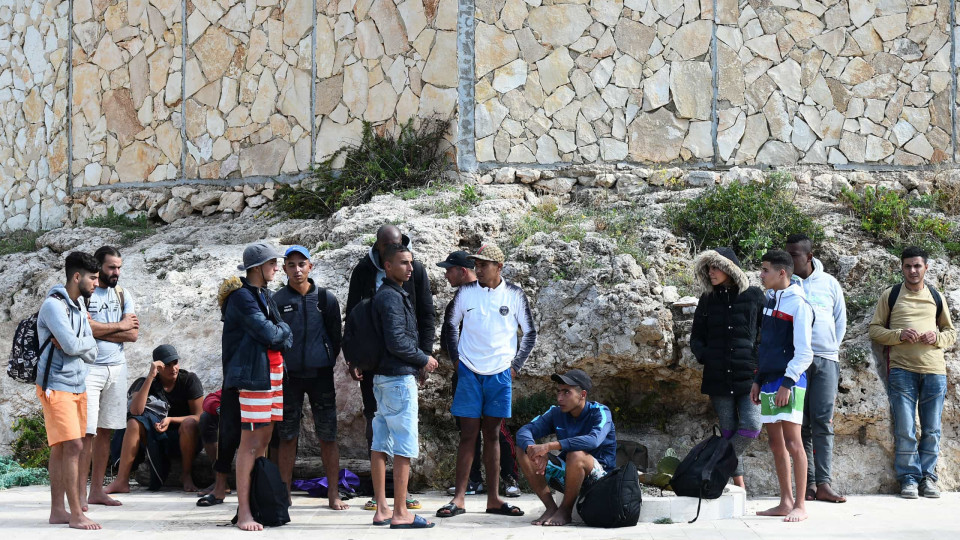 Três embarcações de migrantes chegaram a Lampedusa no fim de semana