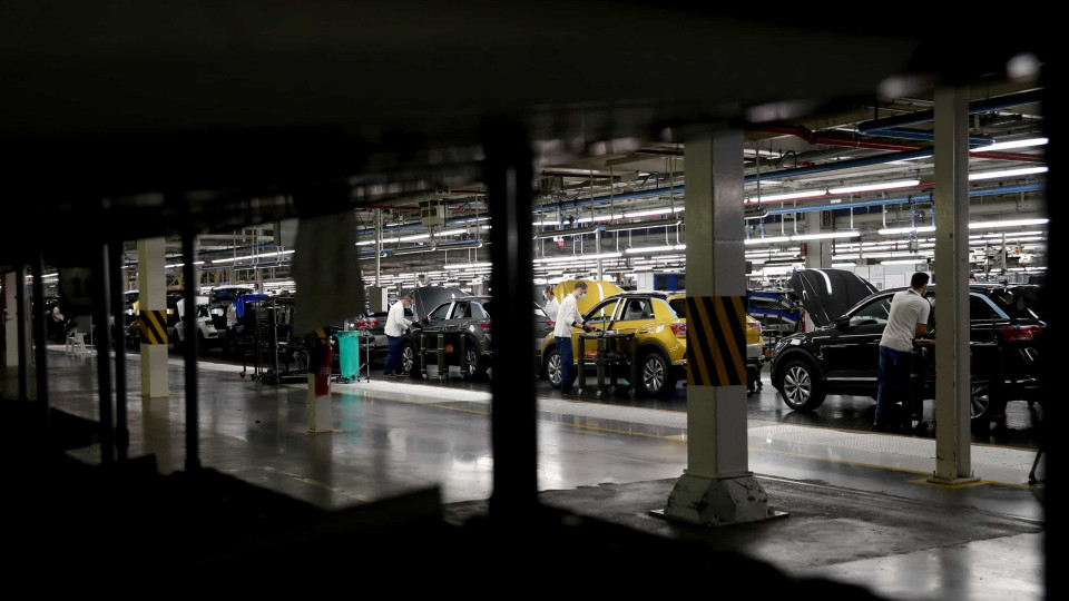 Trabalhadores da Autoeuropa pedem redução da sobrecarga de trabalho