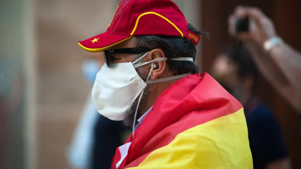 Covid-19: Número diário de mortes em Espanha sobe para 70