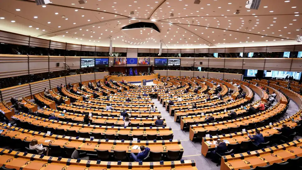 Parlamento Europeu dá 'luz verde' a empréstimo de 35 mil milhões a Kyiv