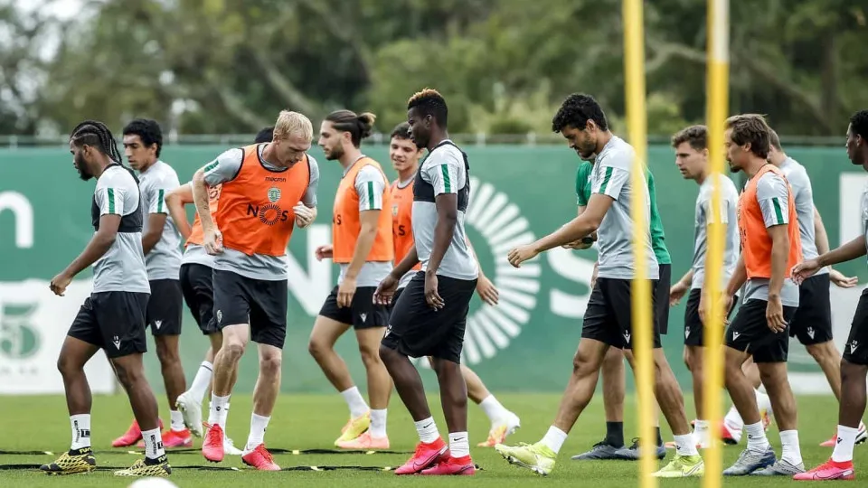 Sporting prepara deslocação a Guimarães ainda com duas baixas