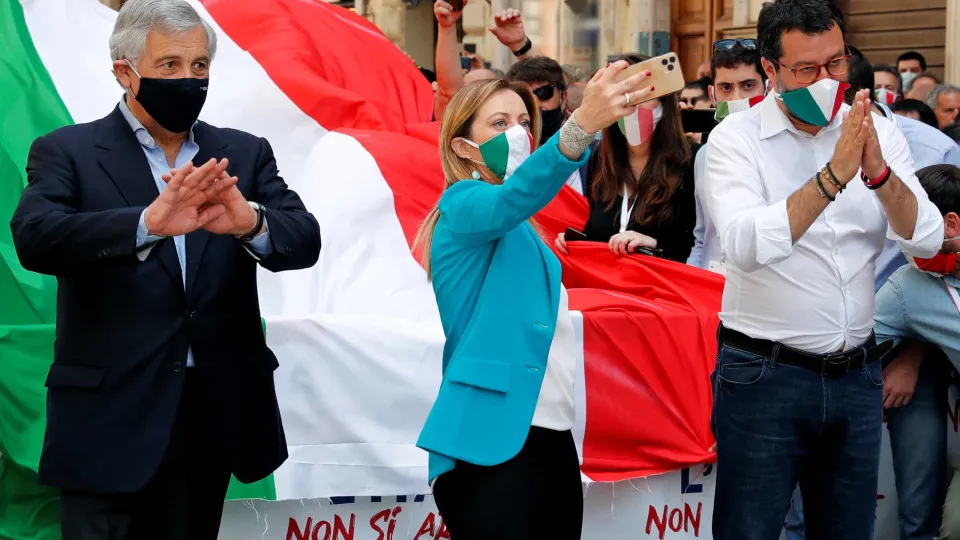 Extrema-direita italiana protesta contra governo apesar da pandemia