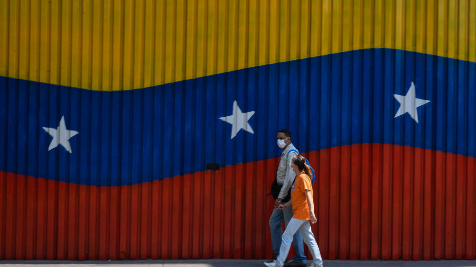 Venezuela. Entidades financeiras vão pagar imposto em moeda estrangeira