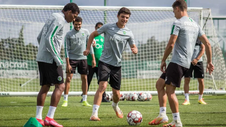 Meninos da cantera sentaram no banco do Sporting 24 milhões de euros