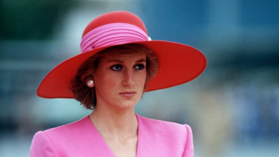 Inquérito conclui que jornalista da BBC enganou a princesa Diana