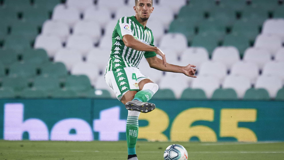 Zouhair Feddal assina com o Sporting por quatro temporadas