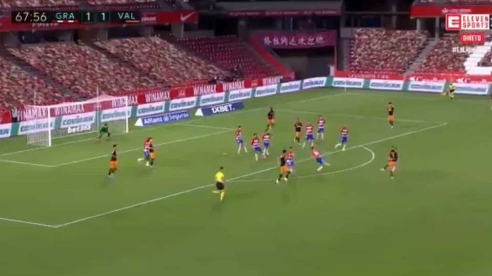 O fantástico golo de Guedes que se revelou insuficiente para o Valencia