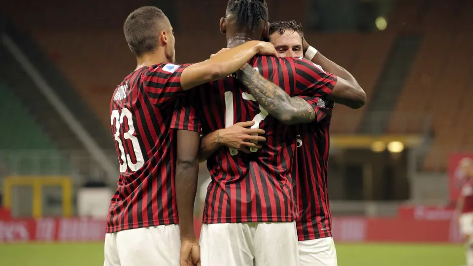 AC Milan goleia e entra nos 'lugares europeus' em Itália