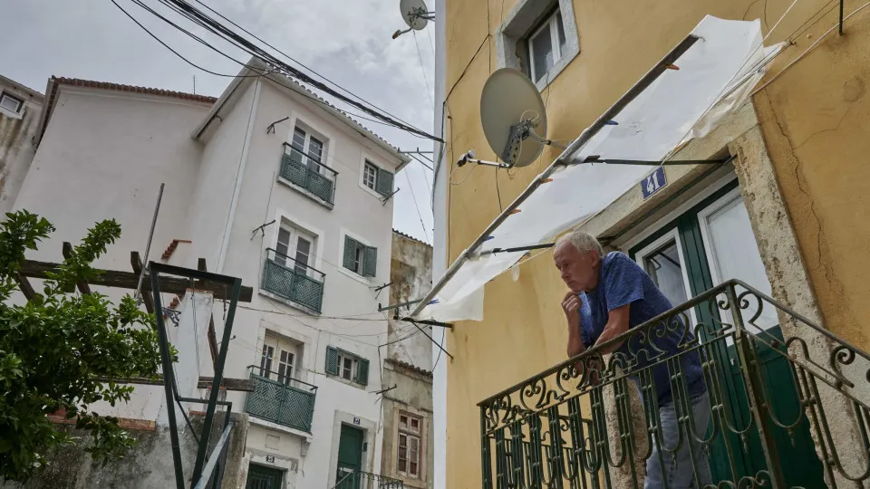 Covid-19. "Se desconfinarmos hoje podemos ter uma quarta vaga"