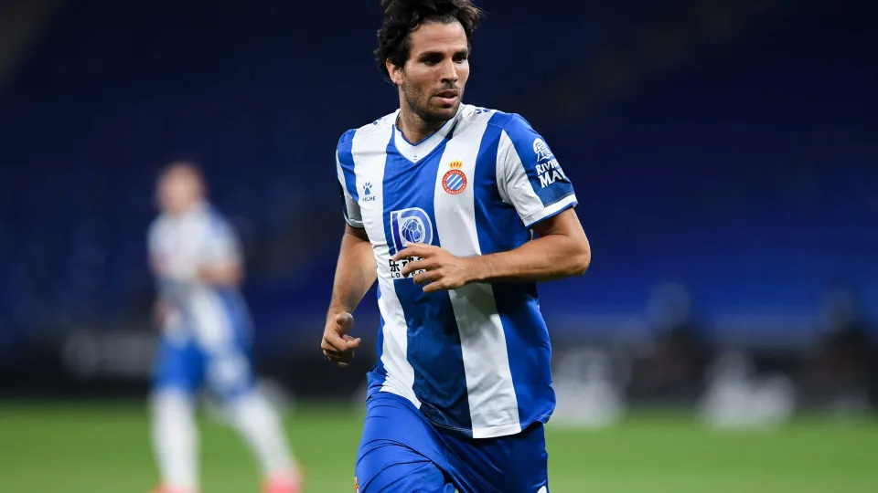 Benfica entra na luta por Cabrera, defesa uruguaio do Espanyol
