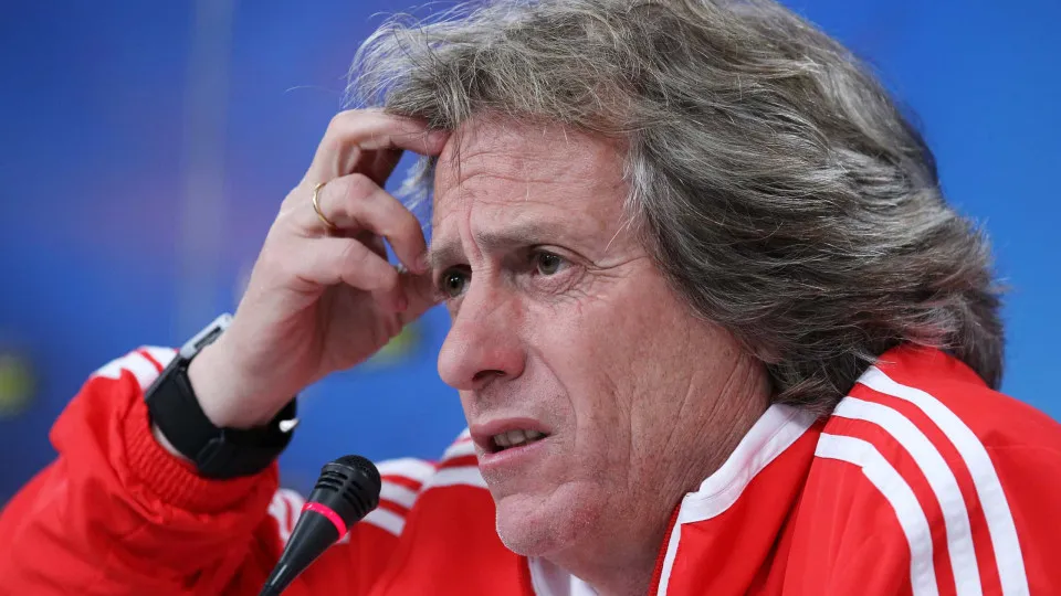 Benfica confirma duração do contrato de Jesus à CMVM