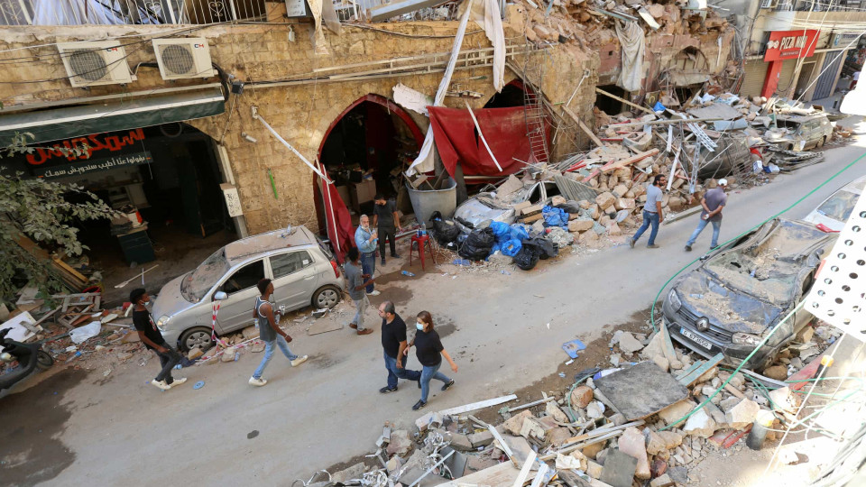 Após explosões em Beirute, Líbano está a caminho da "catástrofe"