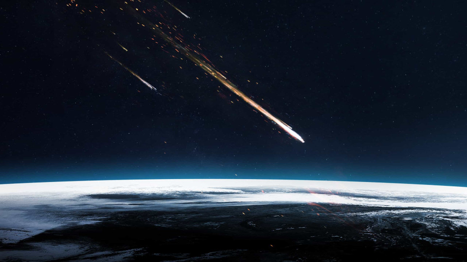 Meteors usually vaporize in atmosphere, astrophysicist says