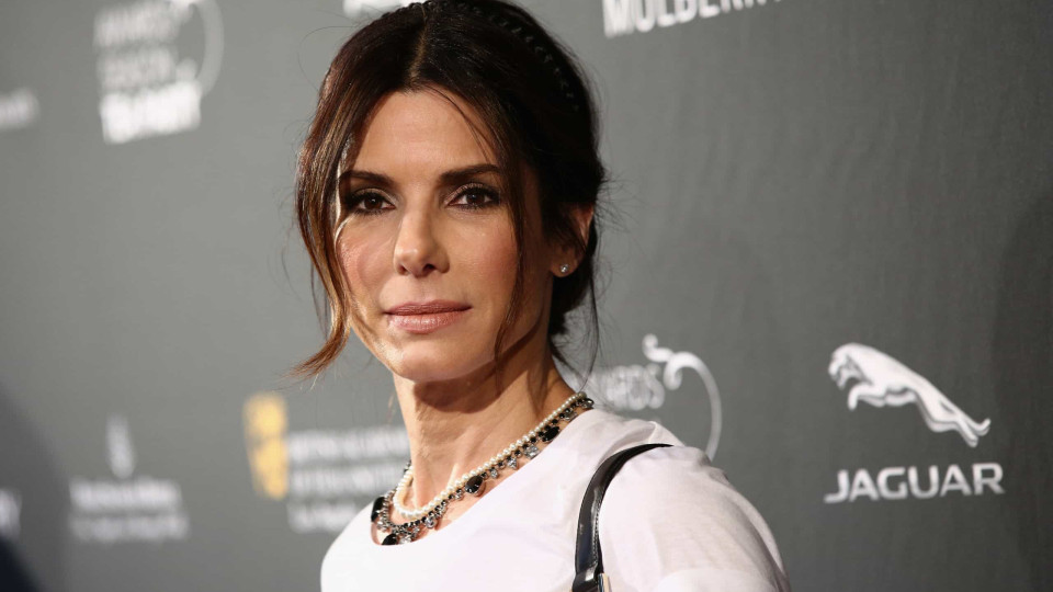 Sandra Bullock anuncia pausa na carreira para se dedicar à família