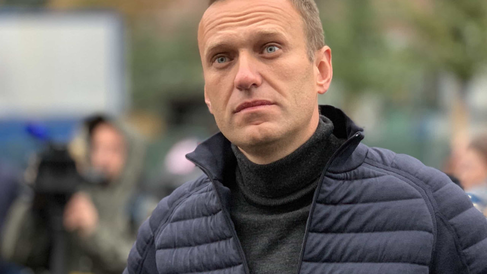 Navalny: Advogada indica que opositor detido sofre de dupla hérnia