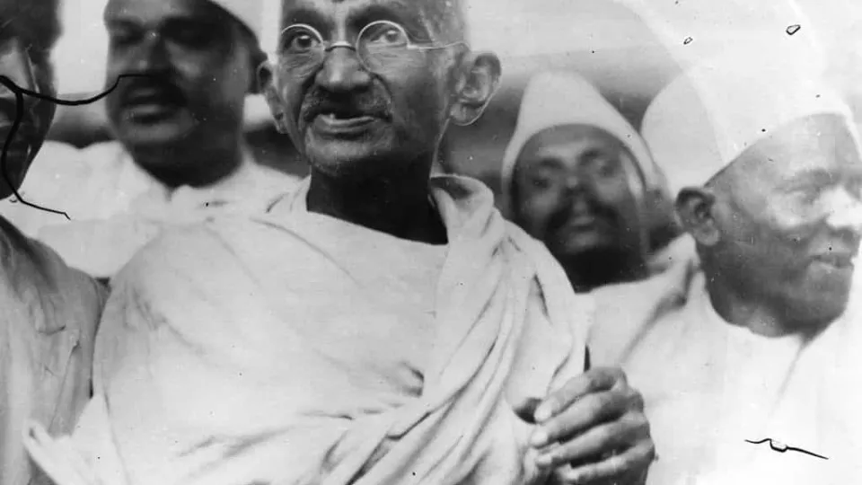 Óculos de Mahatma Gandhi vendidos em leilão