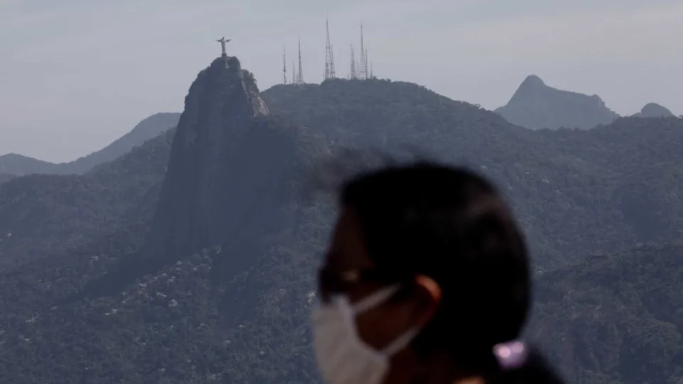 Covid-19: Brasil regista 2.929 mortes e 67.636 novas infeções em 24h