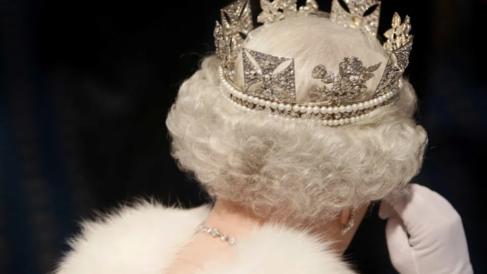 Novidades da Netflix continuam. Revelada data de estreia de 'The Crown'