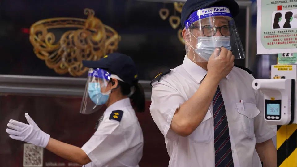 Quase meio milhão de inscritos em Hong Kong para testes gratuitos