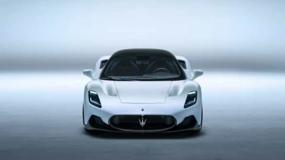 Confirmado: Maserati MC20 elétrico chega no próximo ano