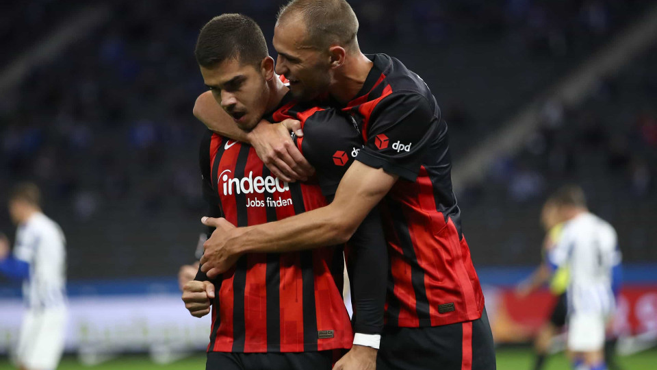 André Silva e Bas Dost marcam na vitória do Eintracht Frankfurt