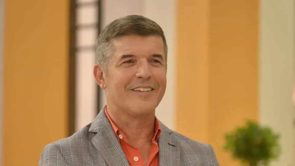 João Baião veste polémicas cuecas com pelos púbicos (lançadas por Kim)