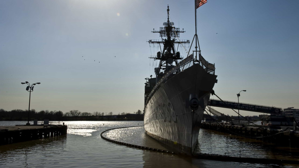 Navio de guerra da Marinha americana cruzou estreito de Taiwan